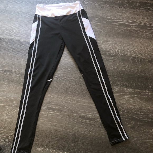 Sexy Yoga Leggings with side mesh pocket - Picture 6 of 7